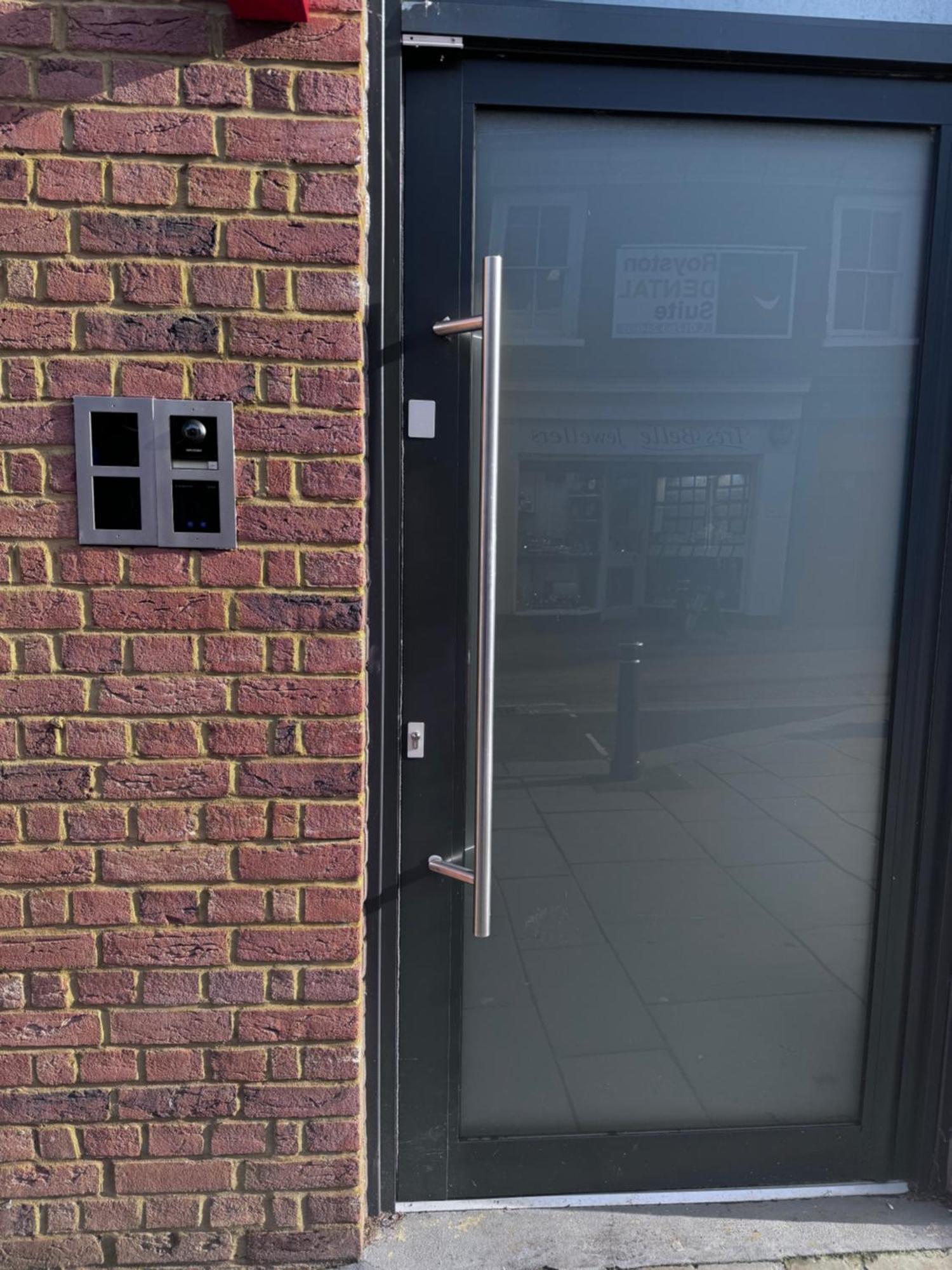 New 2 Bed Apartment In Royston High St 外观 照片